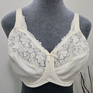 Liyette Lace Underwire Minimizer Bra 38D NWOT